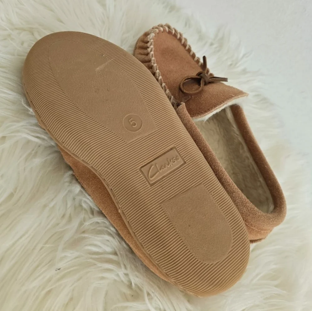 Clarks Men's Augusta Moccasin Winter Slippers Size 5 🌴✌️